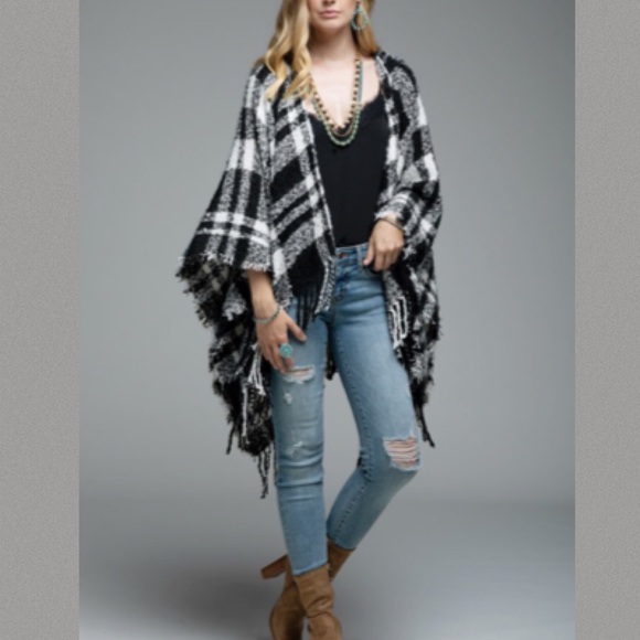 Oh So Soft Plaid Cardigan Poncho Ruana Hoodie With Fringe - Picture 11 of 13